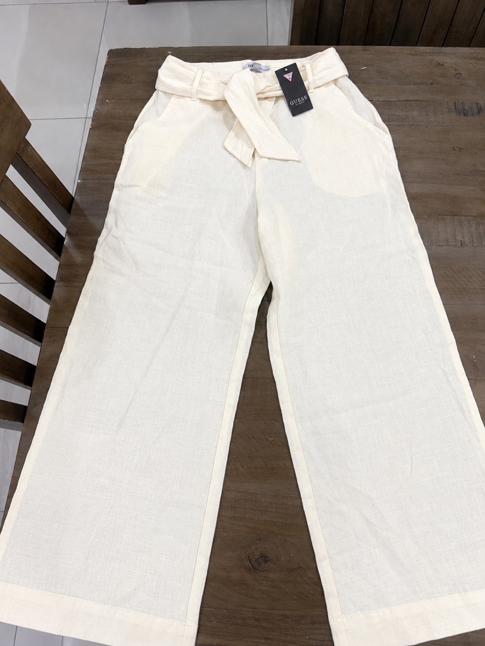 NWT GUESS Cream Cropped Wide Leg Belted Pants Size S